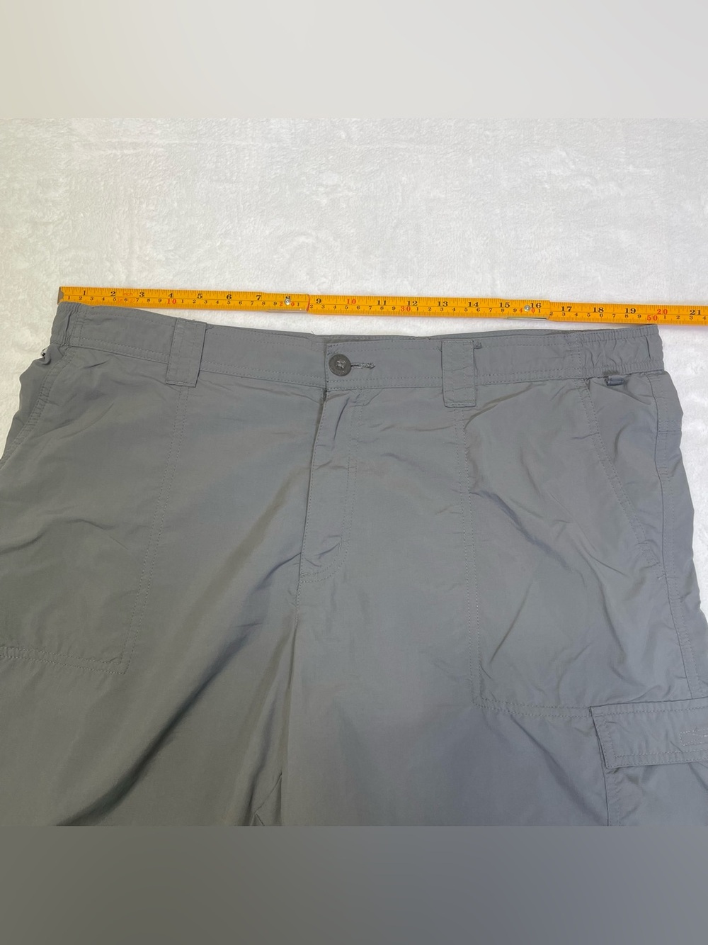 Columbia Sportswear Co. Men's 40 Gray Cargo Shorts Performance Fishing Gear - Picture 8 of 9